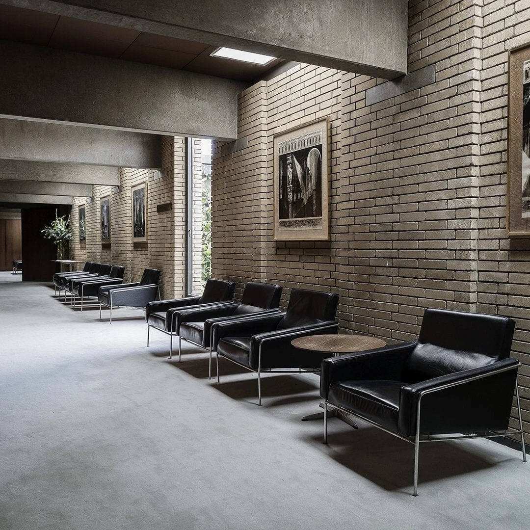 Fritz Hansen 3300 Easy Chair 8 Fritz Hansen 3300 Easy Chair - Image 6