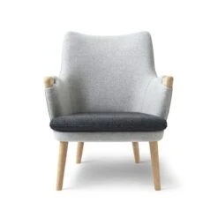 CH71 Lounge Chair